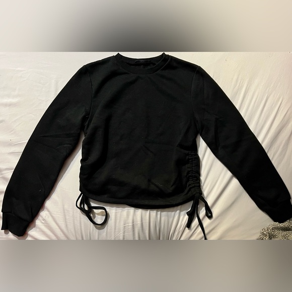 Zara, small, black partial crop-top sweater. Laces on each side to adjust height - Picture 3 of 7